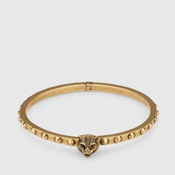 Gucci Metal Studded Feline Head Bracelet in Aged Gold - Picture 2 of 8